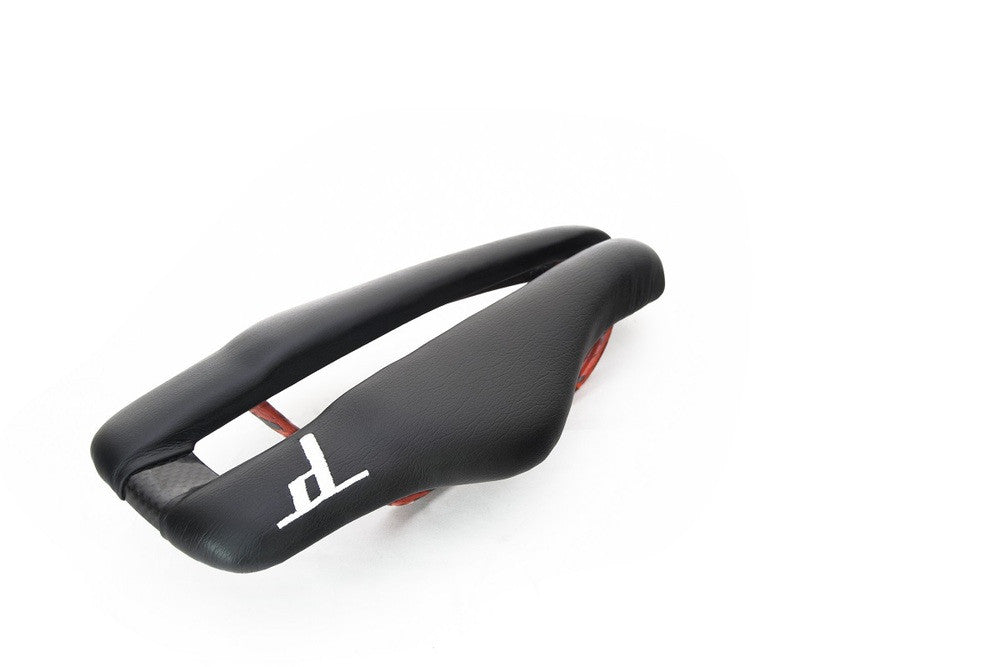 Dash Strike.9 Saddle